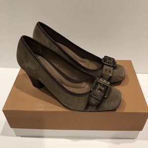 Like new Nurture suede leather chunky heel shoes.